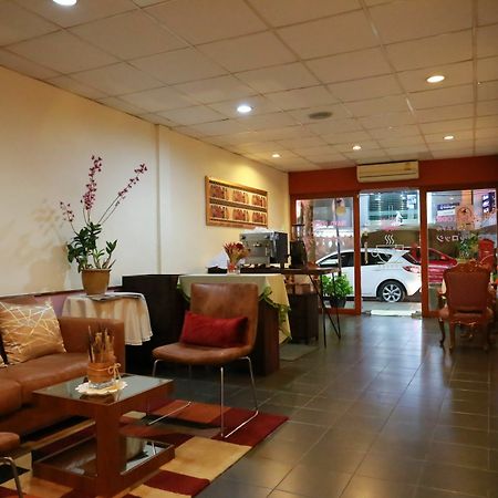Travel Lodge Surawong (Adults Only) 방콕 외부 사진