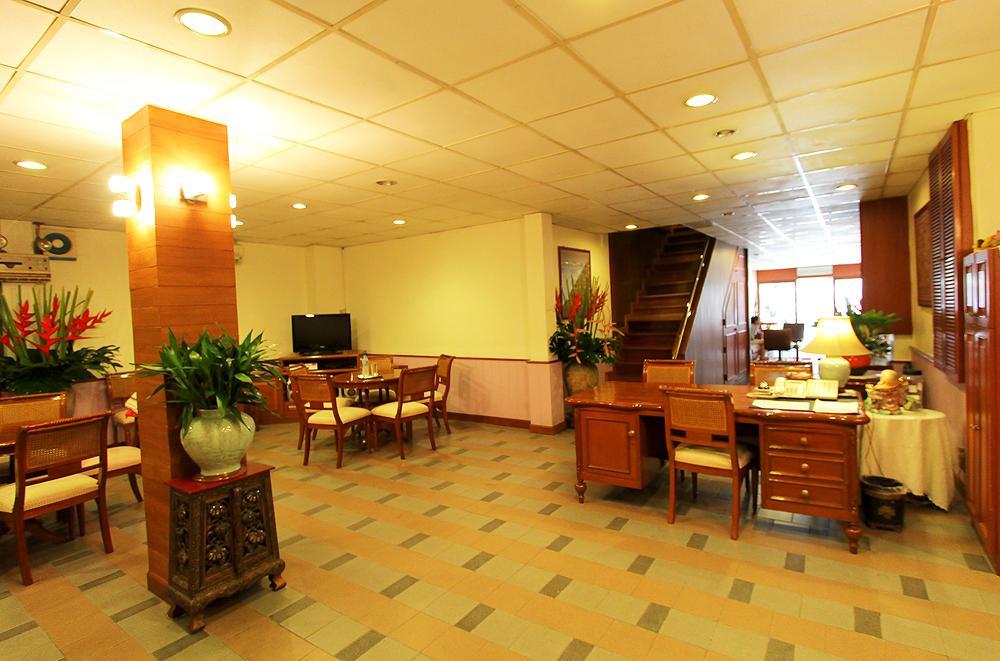 Travel Lodge Surawong (Adults Only) 방콕 외부 사진