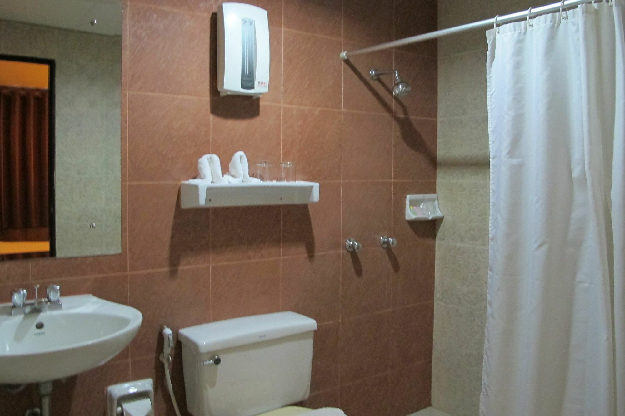 Travel Lodge Surawong (Adults Only) 방콕 외부 사진