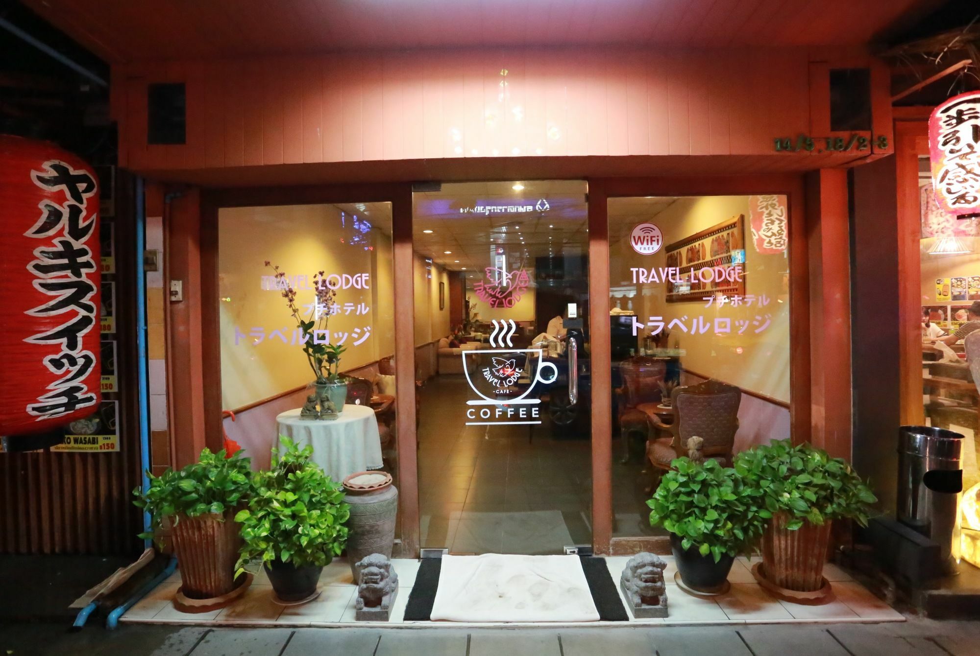 Travel Lodge Surawong (Adults Only) 방콕 외부 사진
