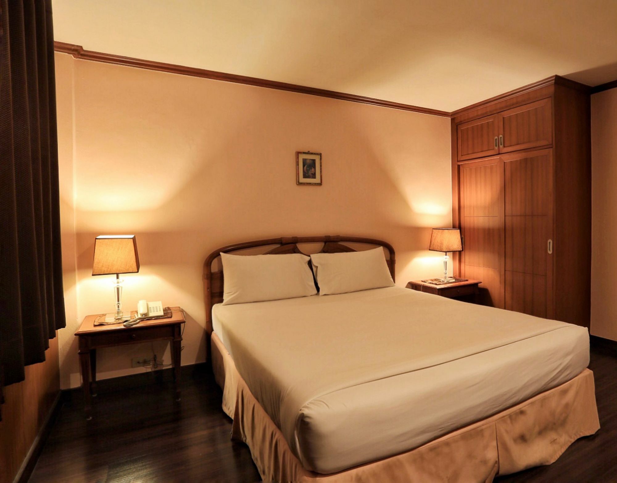 Travel Lodge Surawong (Adults Only) 방콕 외부 사진