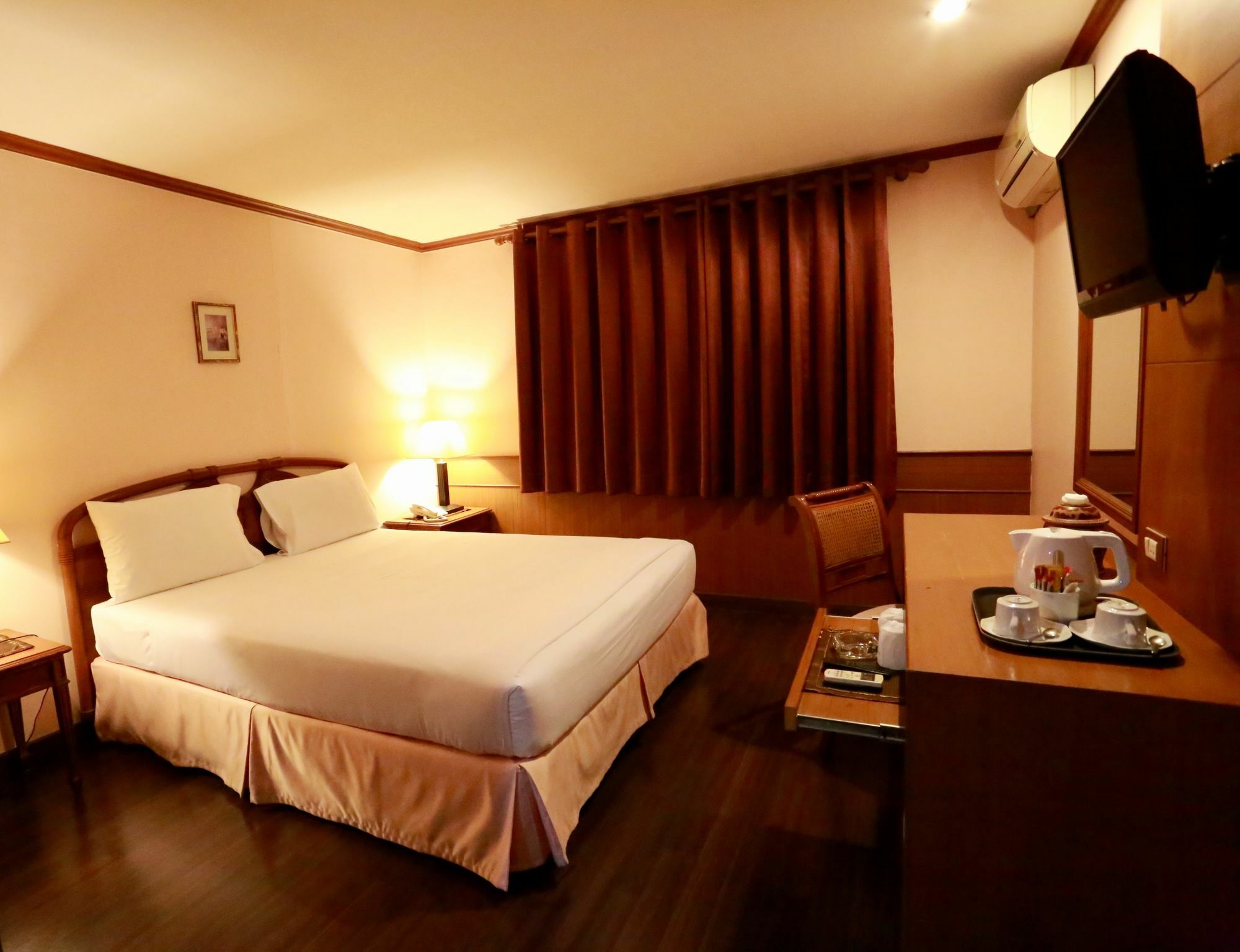 Travel Lodge Surawong (Adults Only) 방콕 외부 사진