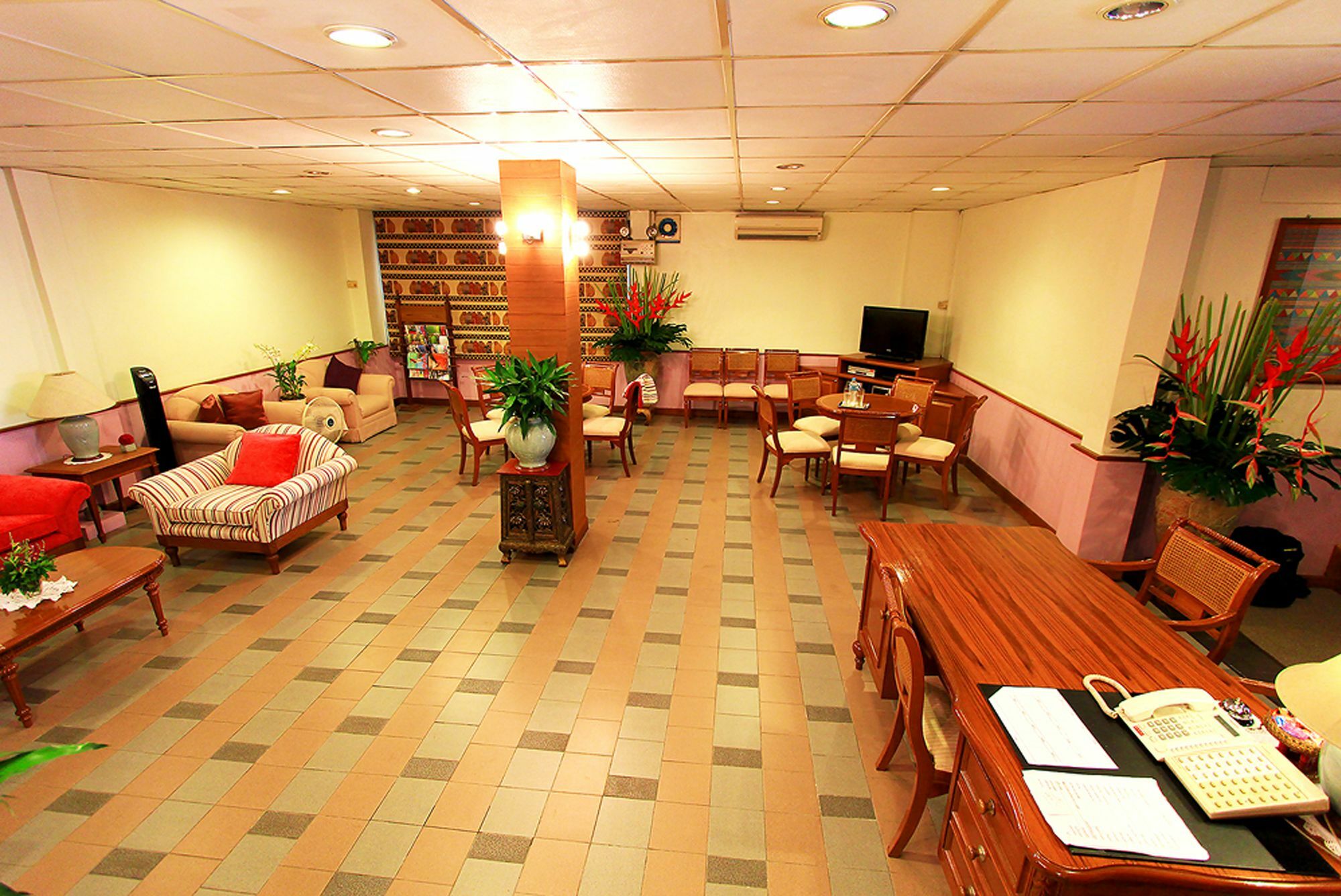 Travel Lodge Surawong (Adults Only) 방콕 외부 사진