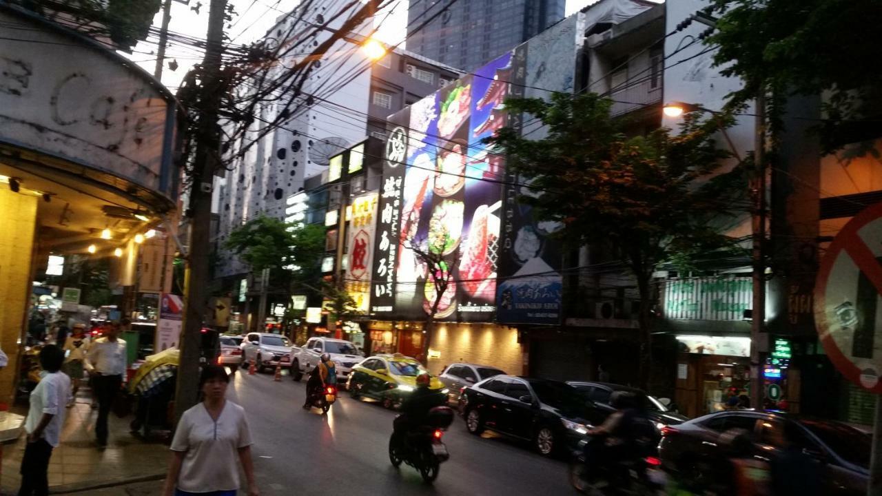 Travel Lodge Surawong (Adults Only) 방콕 외부 사진